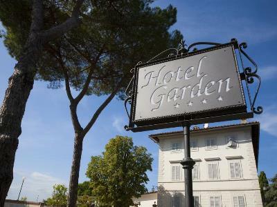 Garden Hotel 4*