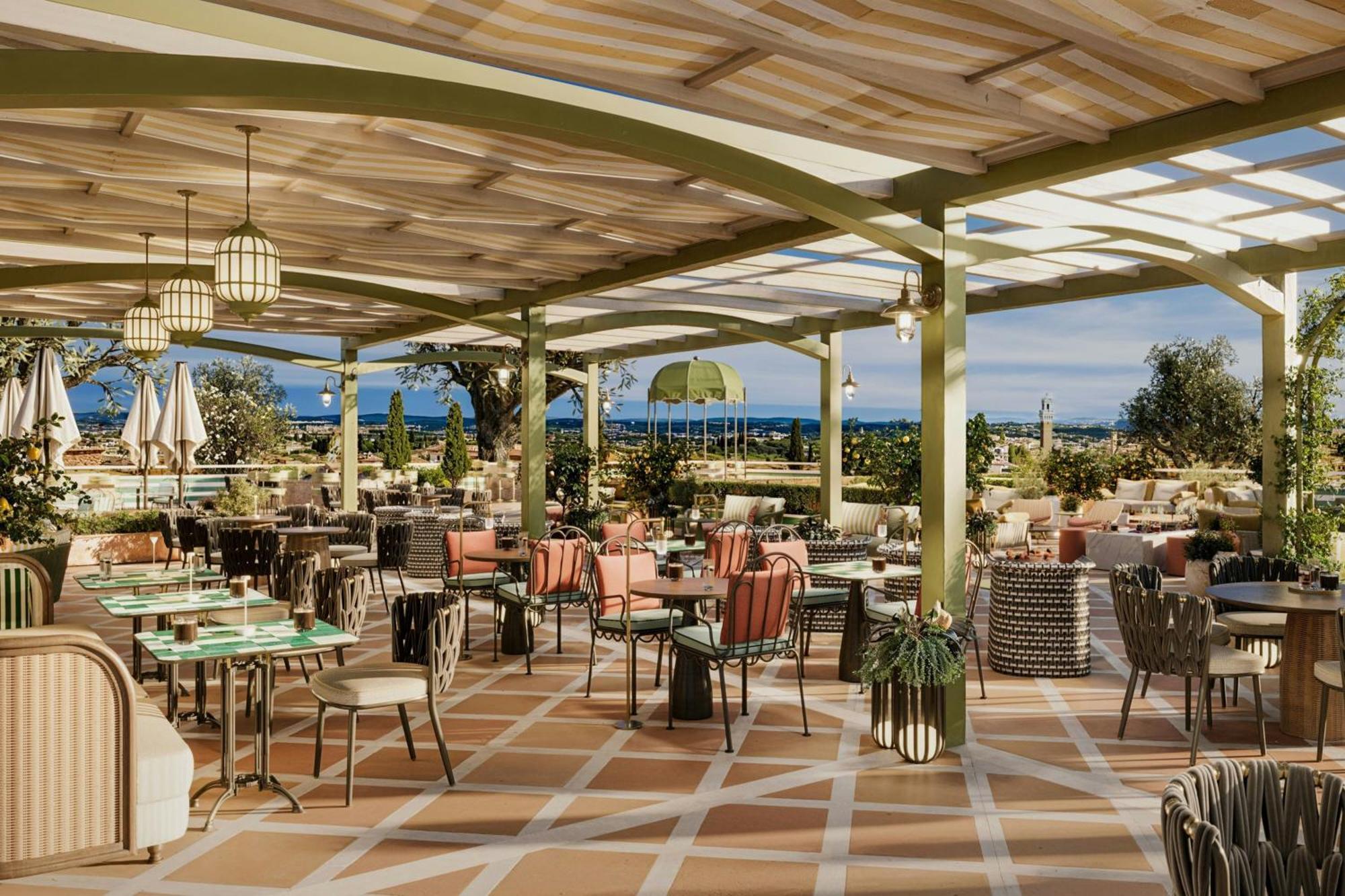 Garden Hotel 4*
